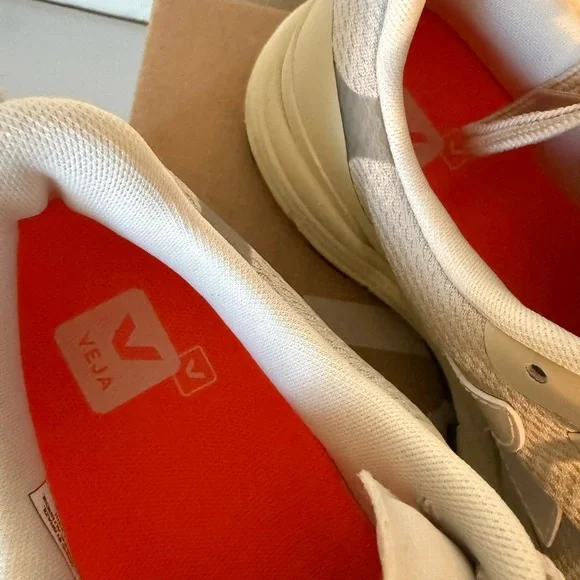 Women's VEJA Dekkan Trail Shoes - Picture 6 of 11